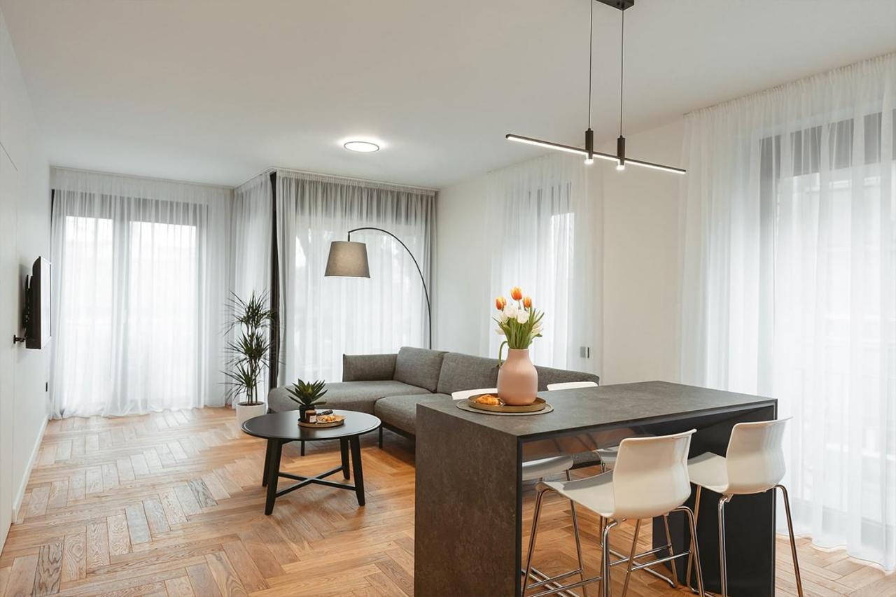 26Bricks Luxury Suites Oradea Εξωτερικό φωτογραφία