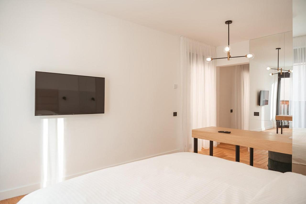 26Bricks Luxury Suites Oradea Εξωτερικό φωτογραφία