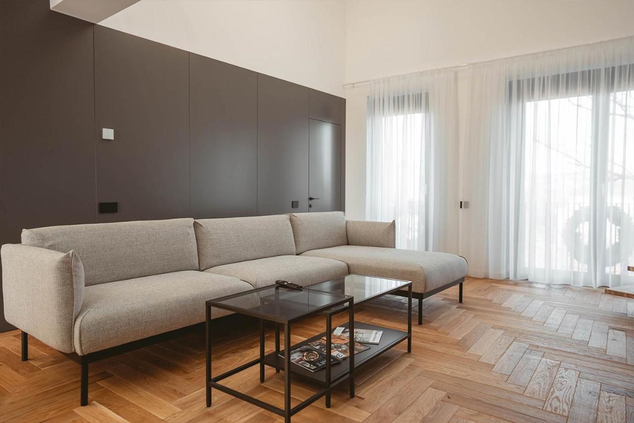 26Bricks Luxury Suites Oradea Εξωτερικό φωτογραφία