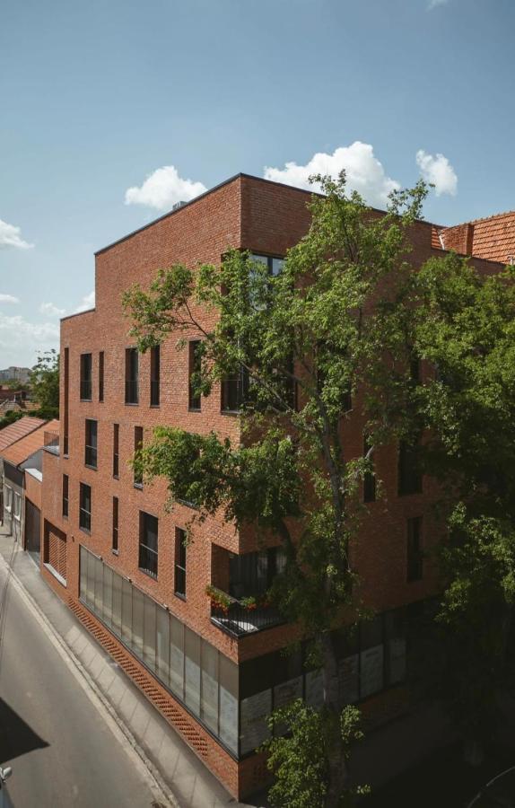 26Bricks Luxury Suites Oradea Εξωτερικό φωτογραφία